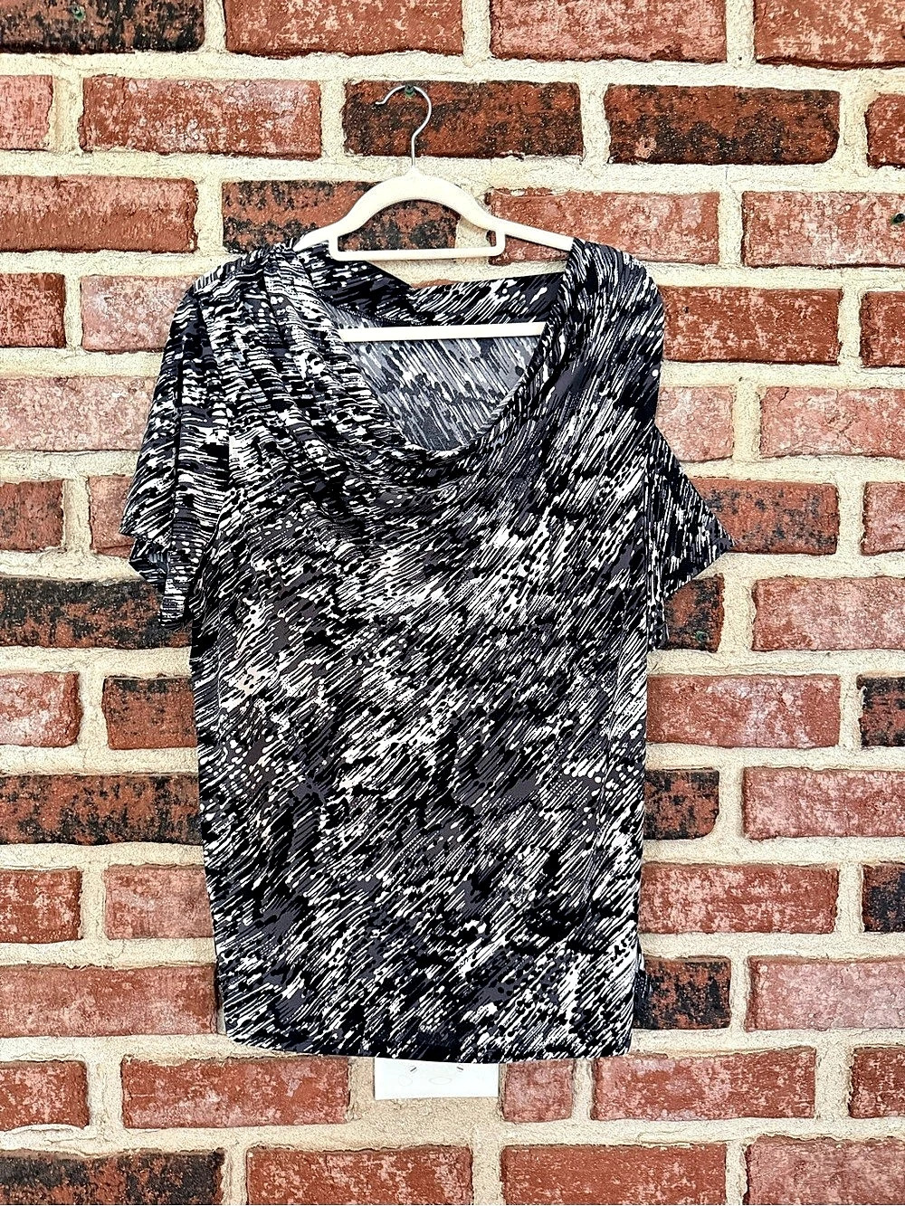 Fashion Bug Abstract Print Short Sleeve Top Size 1X Like New